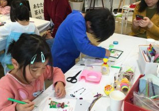 12/23(日)「光る!クリスマスカードづくり」SKIP キッズworkshop in 静岡トヨペット三島店